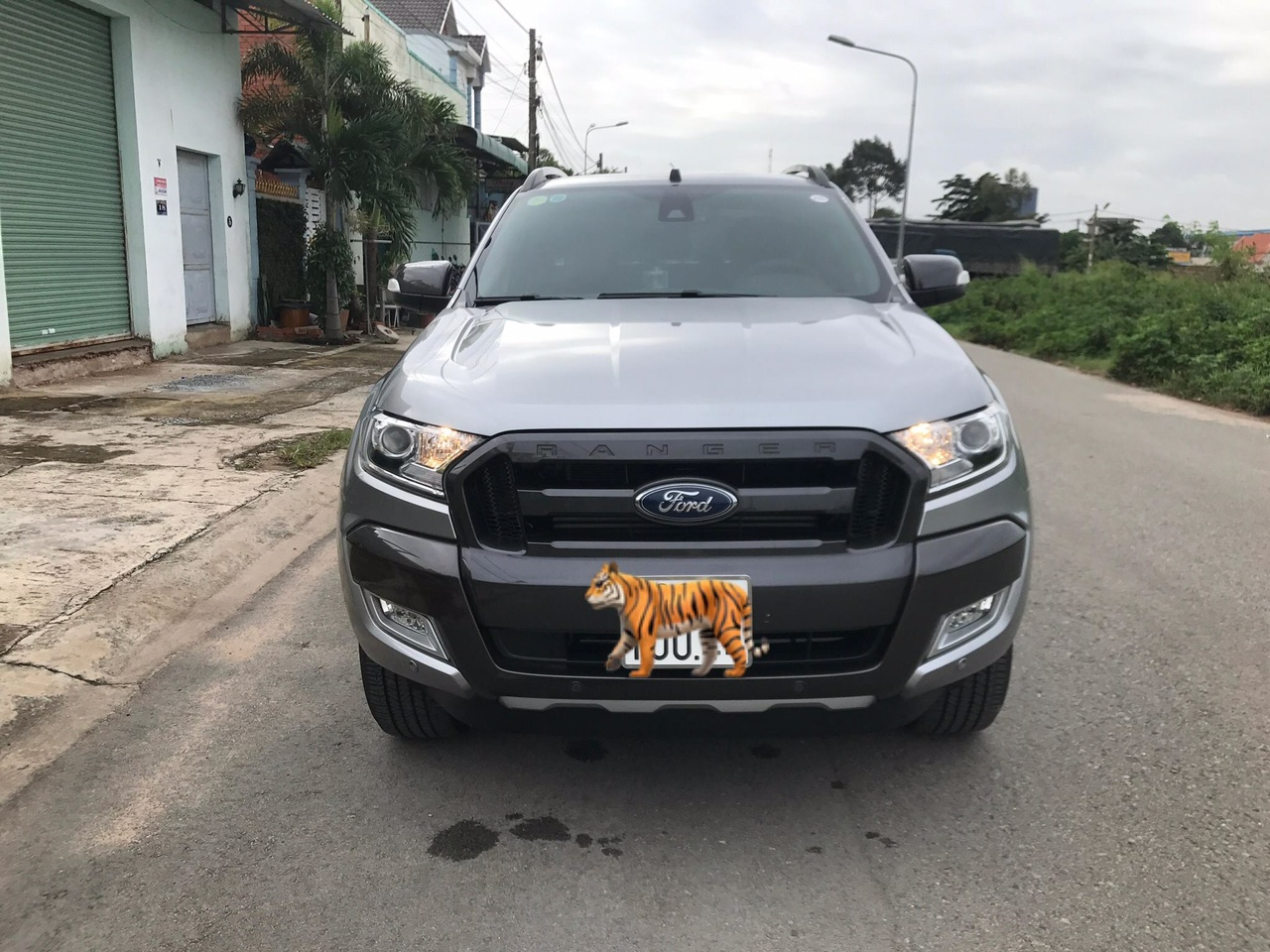 Ford Ranger Wildtrak 3.2 m&agrave;u bạc th&aacute;ng 12/2017
